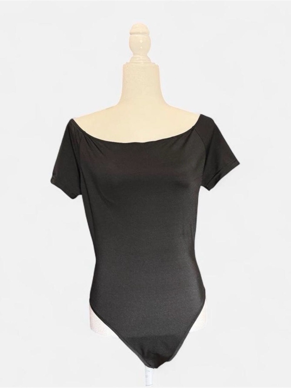 Off-Shoulder Short Sleeve Bodysuit in Black